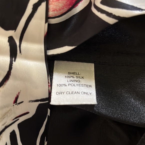 White House Black Market size 0 100% Silk - Picture 4 of 4